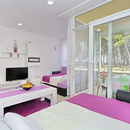 Two Palms Apartment *